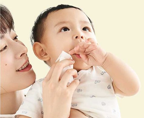 Discover gentle, safe baby wipes designed for delicate facial care. Our dermatologically tested wipes cleanse, soothe, and moisturize your baby's face without irritation