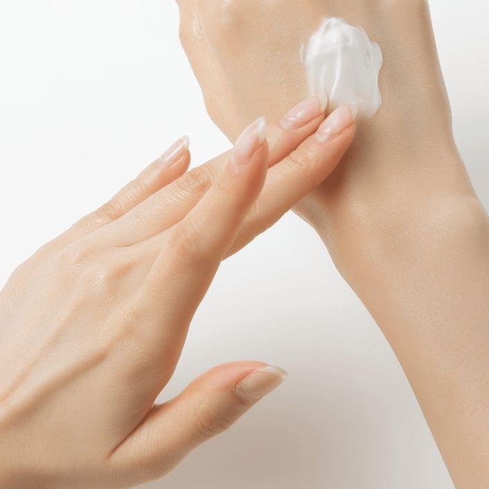 Find out which baby cream is best for dry skin. 