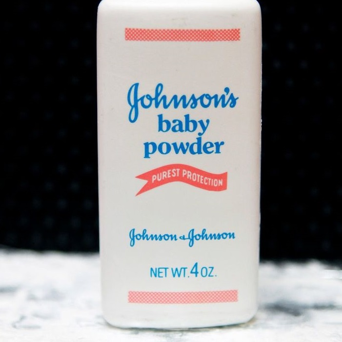 Explore safe alternatives to baby powder