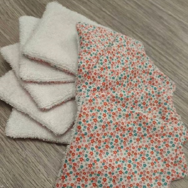 Learn the best way to clean a baby with cloth wipes