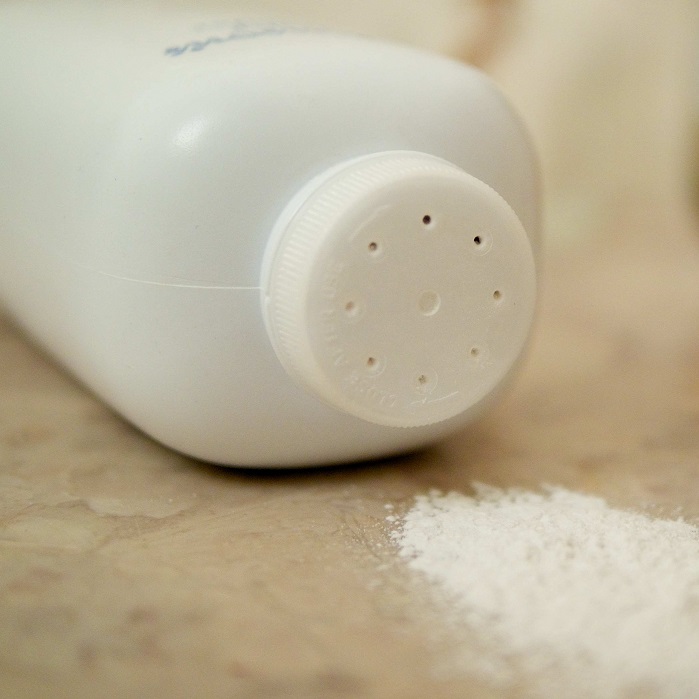 Discover the safety of using baby powder