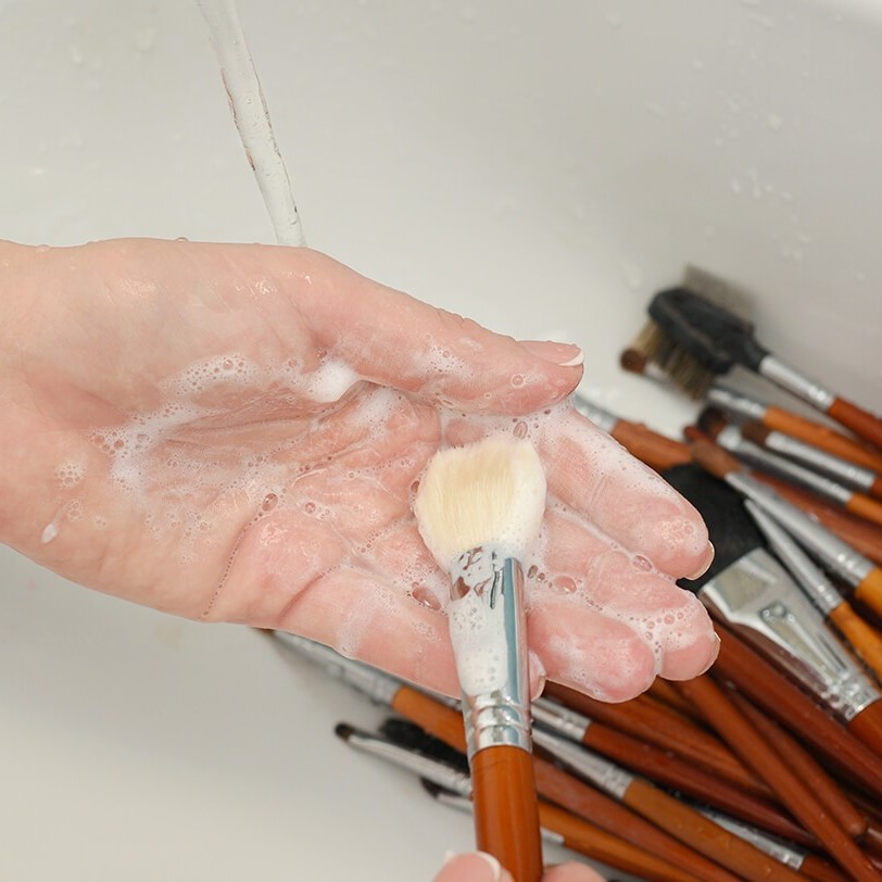 how to clean makeup brushes with baby shampoo